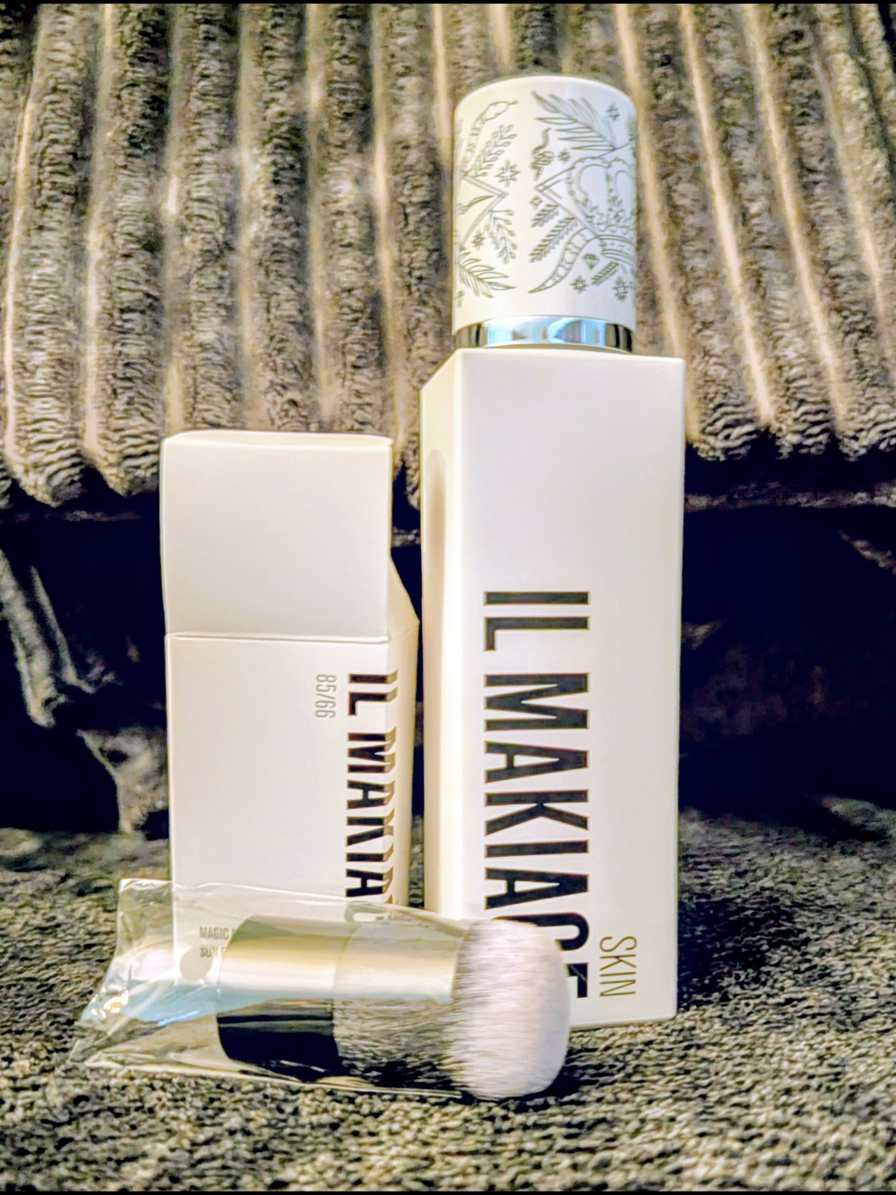 New IL MAKIAGE Moisturizing Sun Foam with  Kabuki Brush
